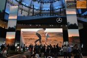 Hier klicken, um das Foto des _IAA 2017 - Mercedes-Stand.jpg 145.7K, zu vergrern