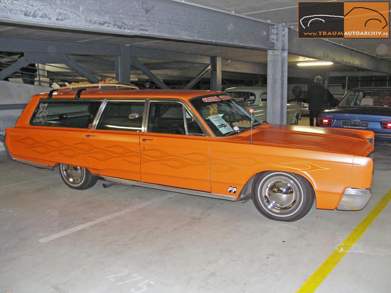 A Chrysler Newport Station Car '1967.jpg 150.2K