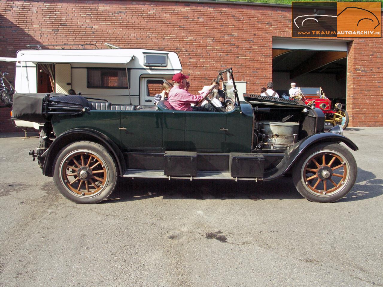 Stanley Steamer '1919 (1).jpg 234.1K