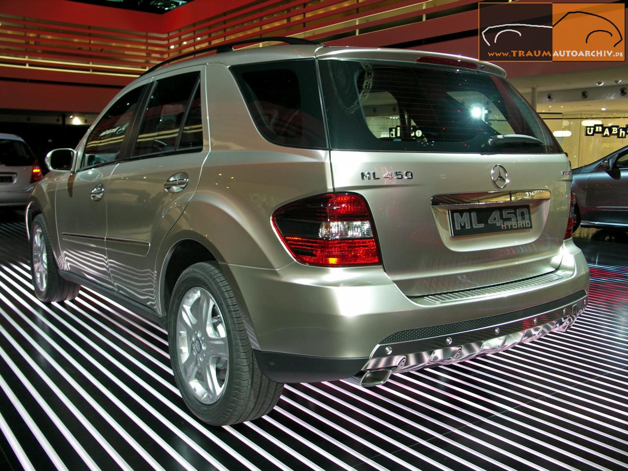 Mercedes-Benz ML 450 Hybrid '2007.jpg 214.7K