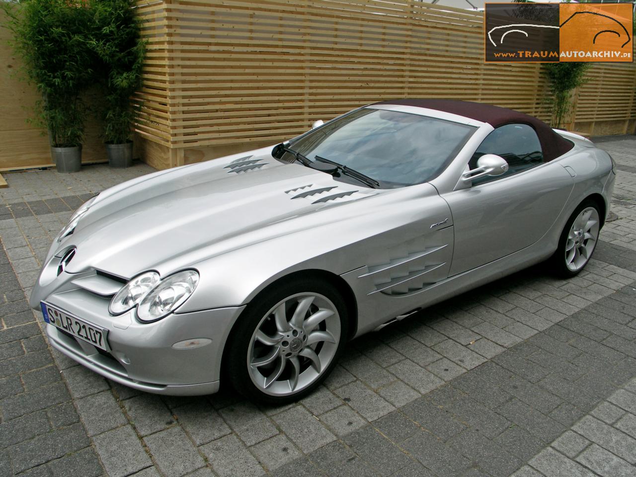 Mercedes-Benz SLR McLaren Roadster '2007.jpg 192.7K