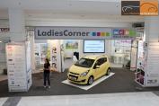 Hier klicken, um das Foto des _IAA 2013 - Ladies-Corner.jpg 125.0K, zu vergrern