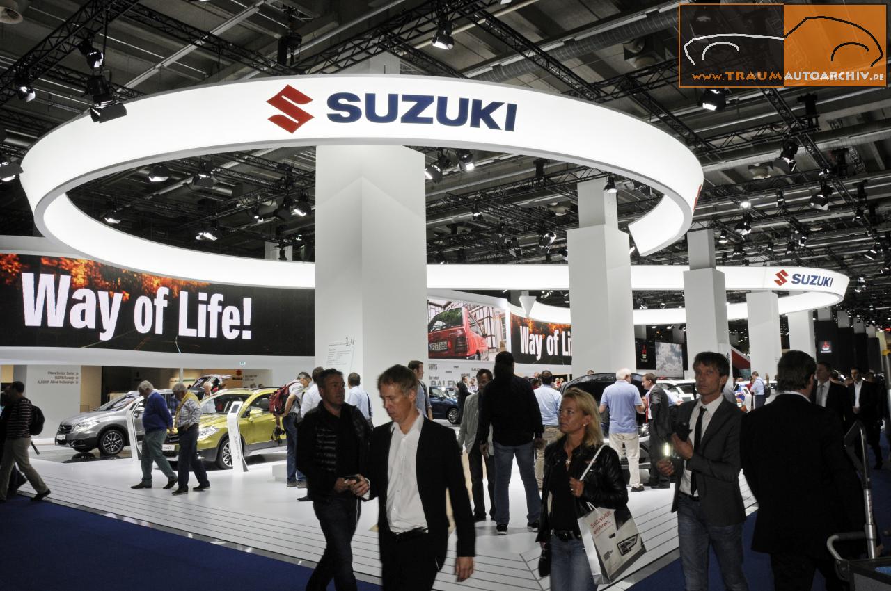 ___TOP_IAA 2015 - Suzuki-Stand.jpg 171.9K