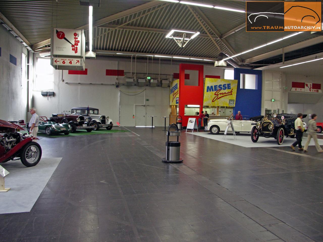 _Oldtimer-Preisverleihung - Noch reichlich Platz in Halle 7 '2006 (6).jpg 157.0K