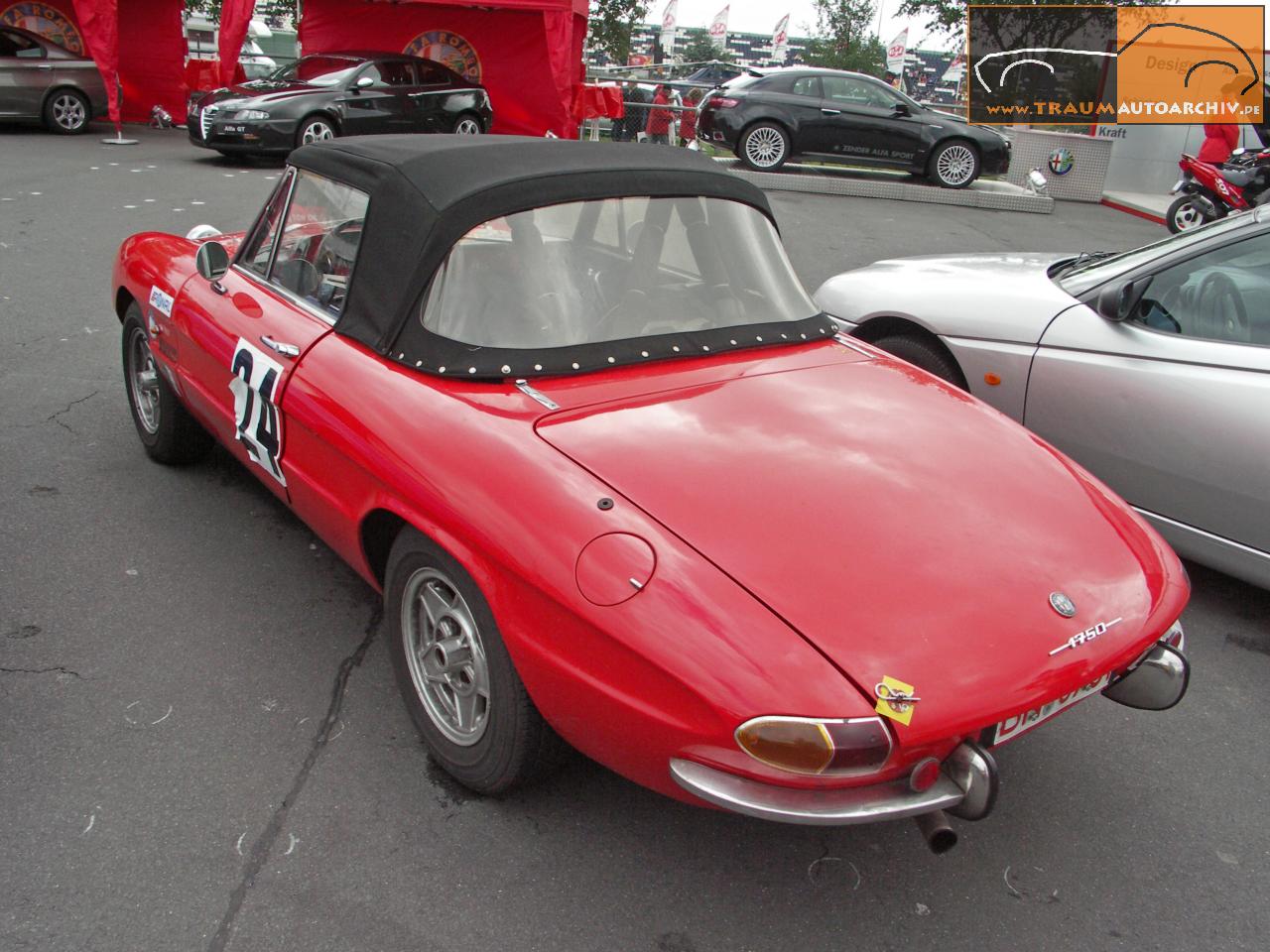 Alfa Romeo Duetto Spider 1750 (1).jpg 166.5K