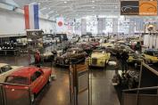 Hier klicken, um das Foto des _Techno Classica 2012 (1) - Ruhe vor dem Sturm.jpg 191.9K, zu vergrern