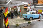 Hier klicken, um das Foto des _Techno Classica 2014 - DDR Grenze.jpg 172.6K, zu vergrern