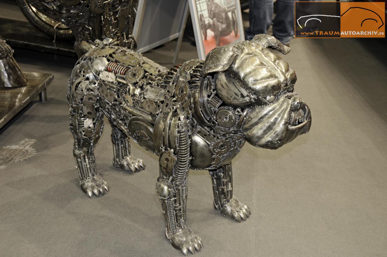 _Techno Classica Essen 2015 - Metall-Hund.jpg 165.2K